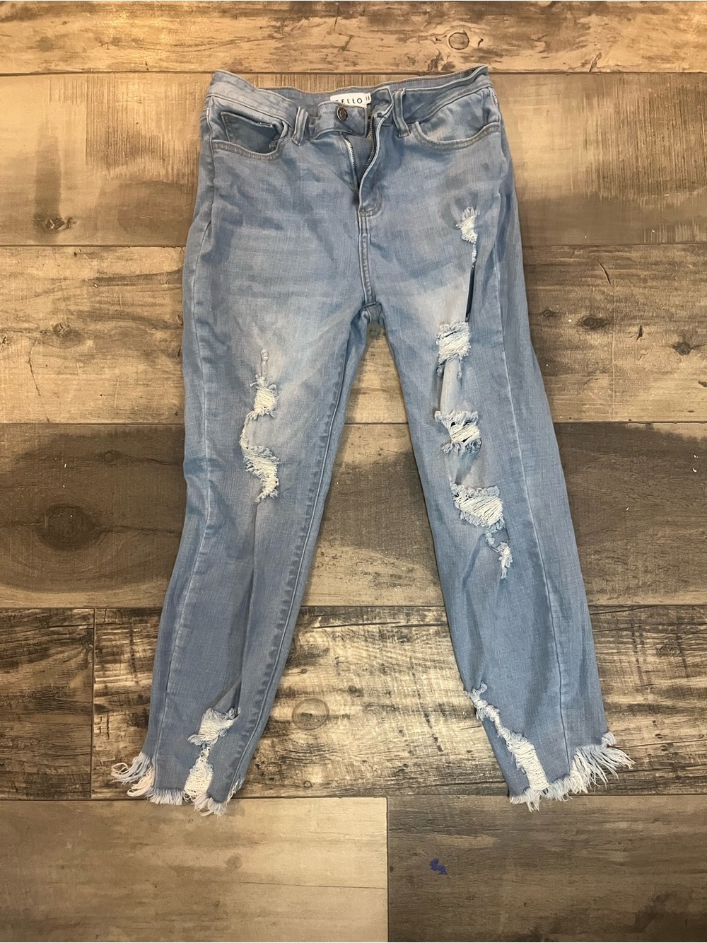 Cello Distressed Skinny Jeans Women’s Size 11 Light Wash Raw Hem Stretch Denim